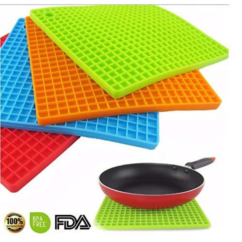 pack of 2 Square Shape Silica Gel Anti Hot Heat Resistant Pot Holder,Car Dashboard Anti Slip Resistant Pad Dining Table Mat