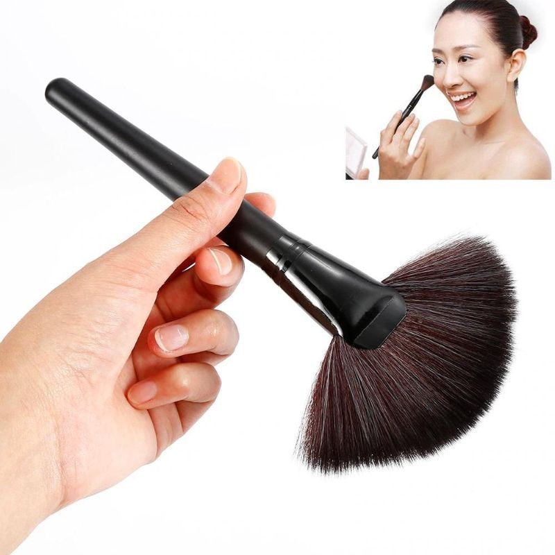Professional Fan Makeup Brush, Single Soft Face Powder Foundation Blush Sector Fan Brush Foundation Brushes Cosmetics Make Up Tool
