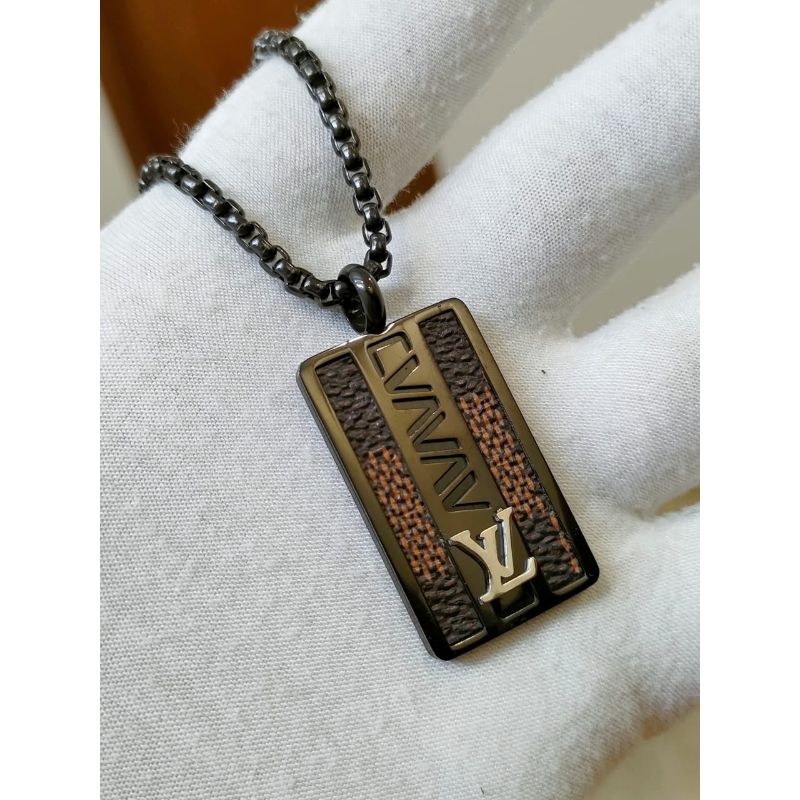 Louis vuitton pendant and chain