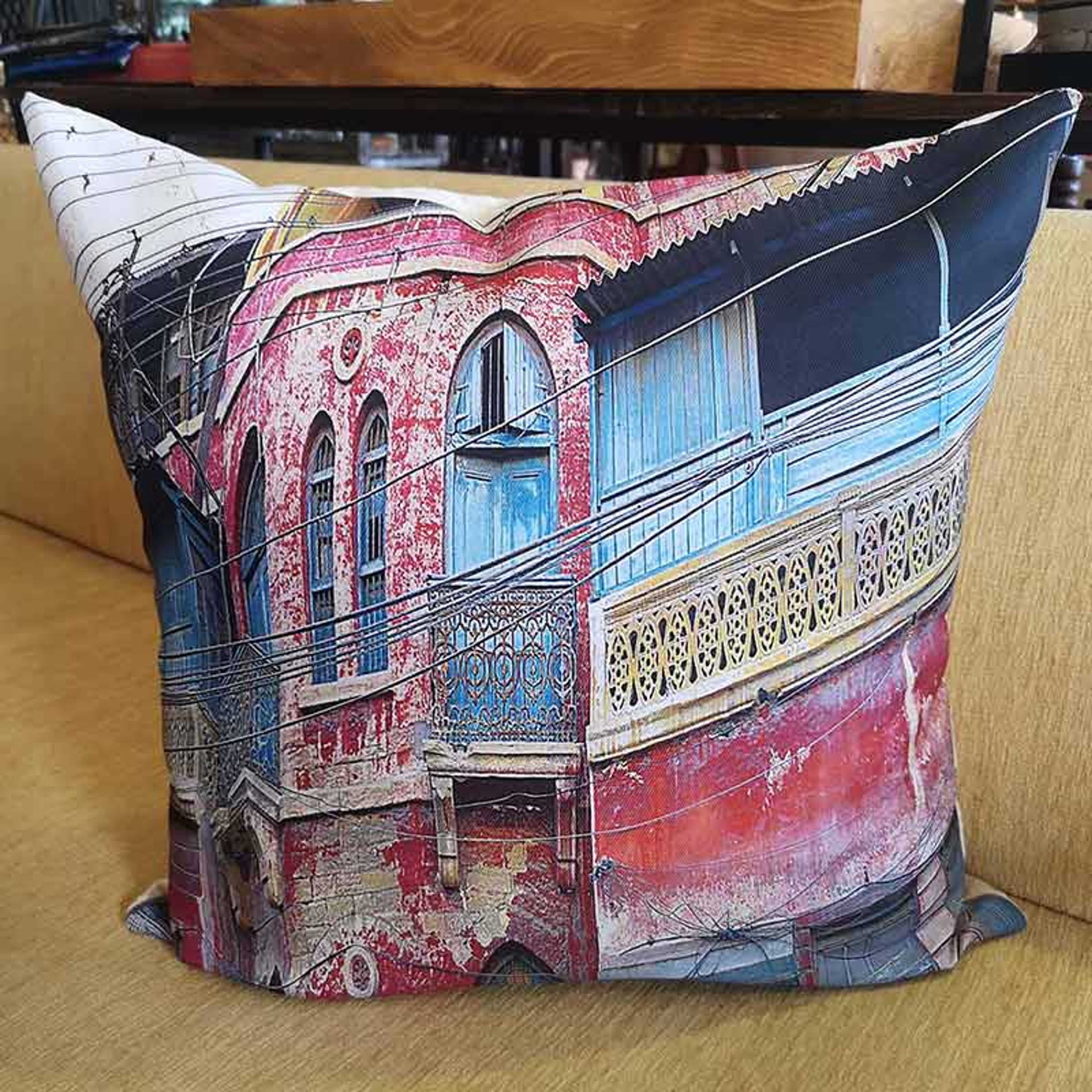 RED BLUE BUILDING CUSHION COVER