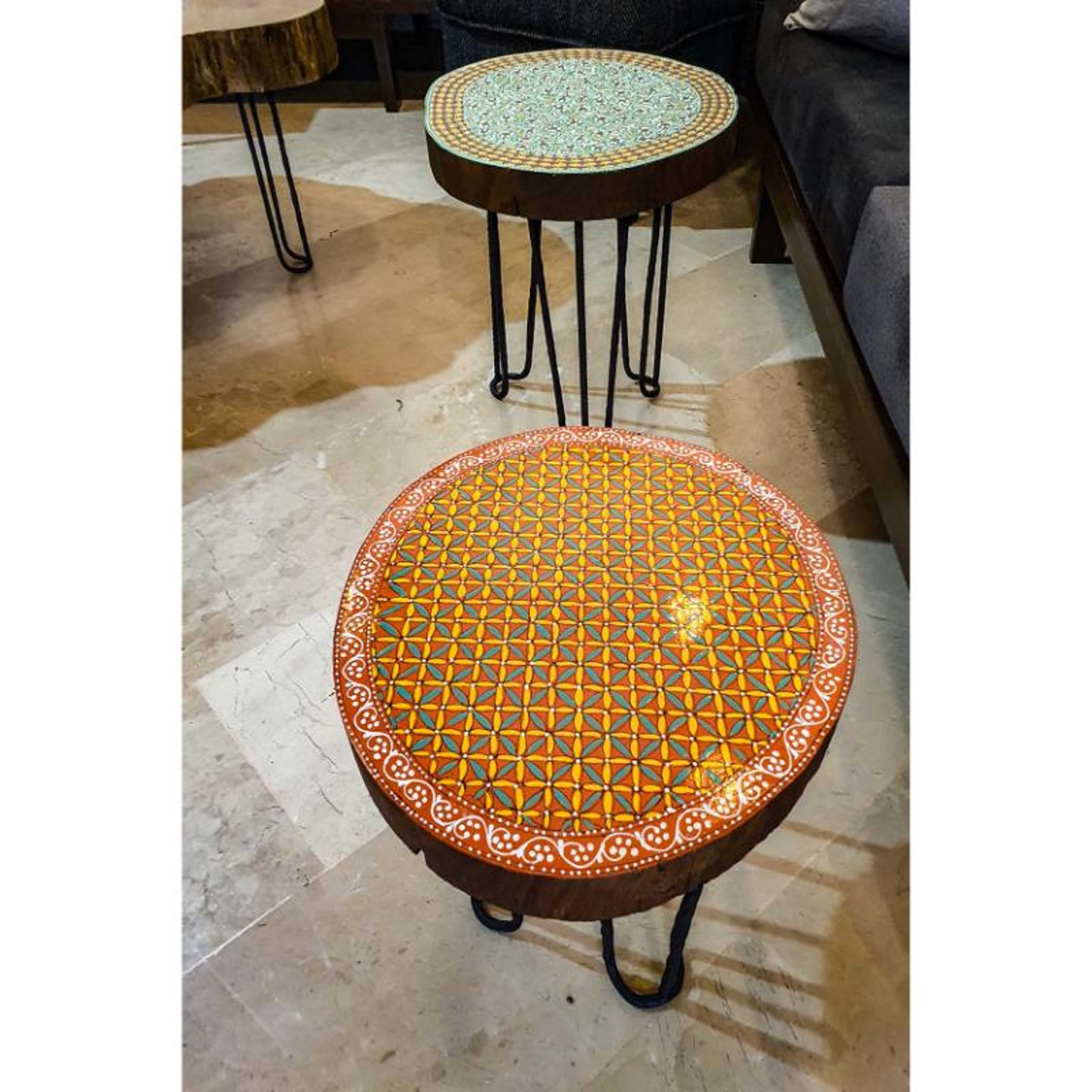 MORO HAND PAINTED SIDE TABLE / STOOLS