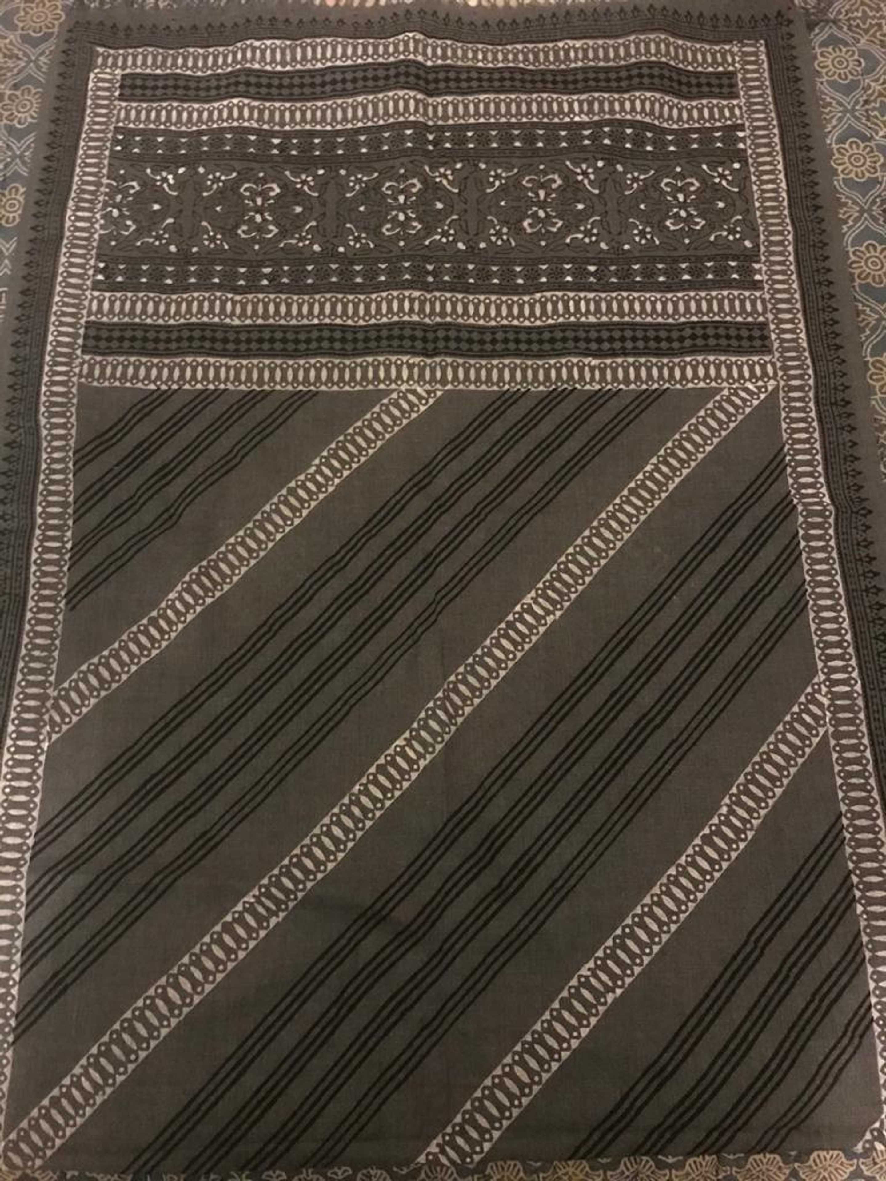 pashmina shawl black and white lines 