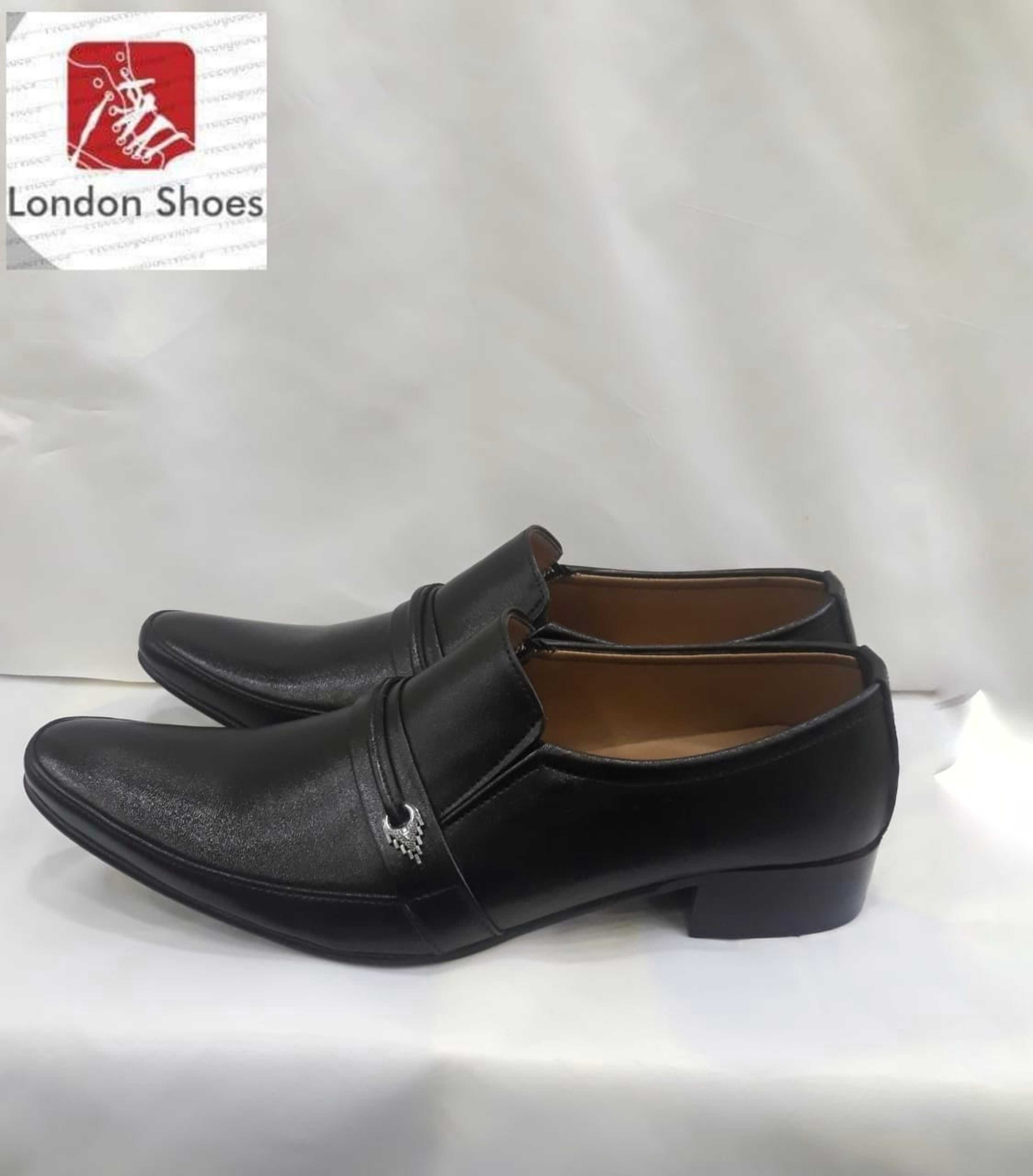 Sheet Sole Formal Shoes In Black color 