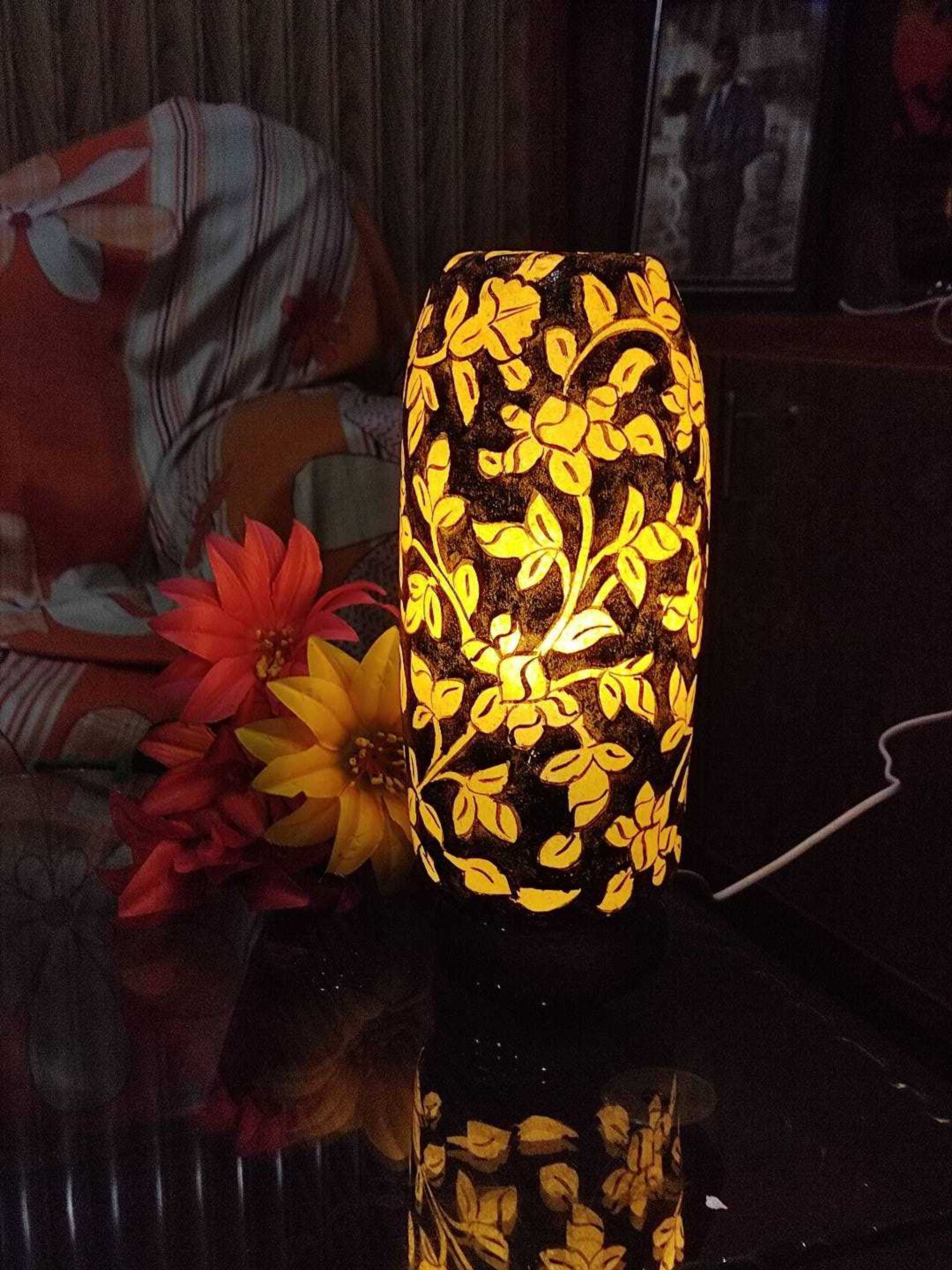 Table Lamp with Black and Beige Theme Floral Design 