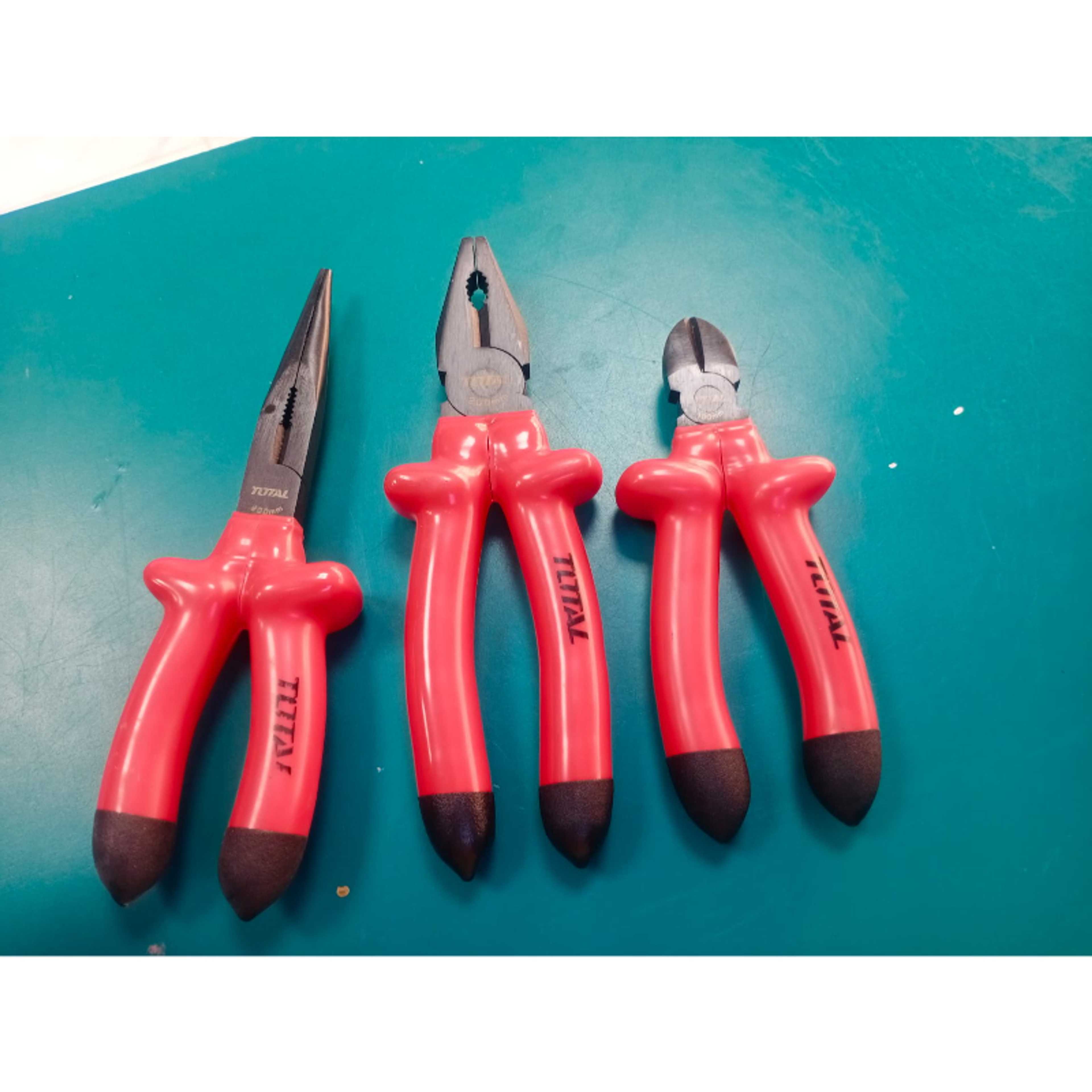 Insulted combination pliers set