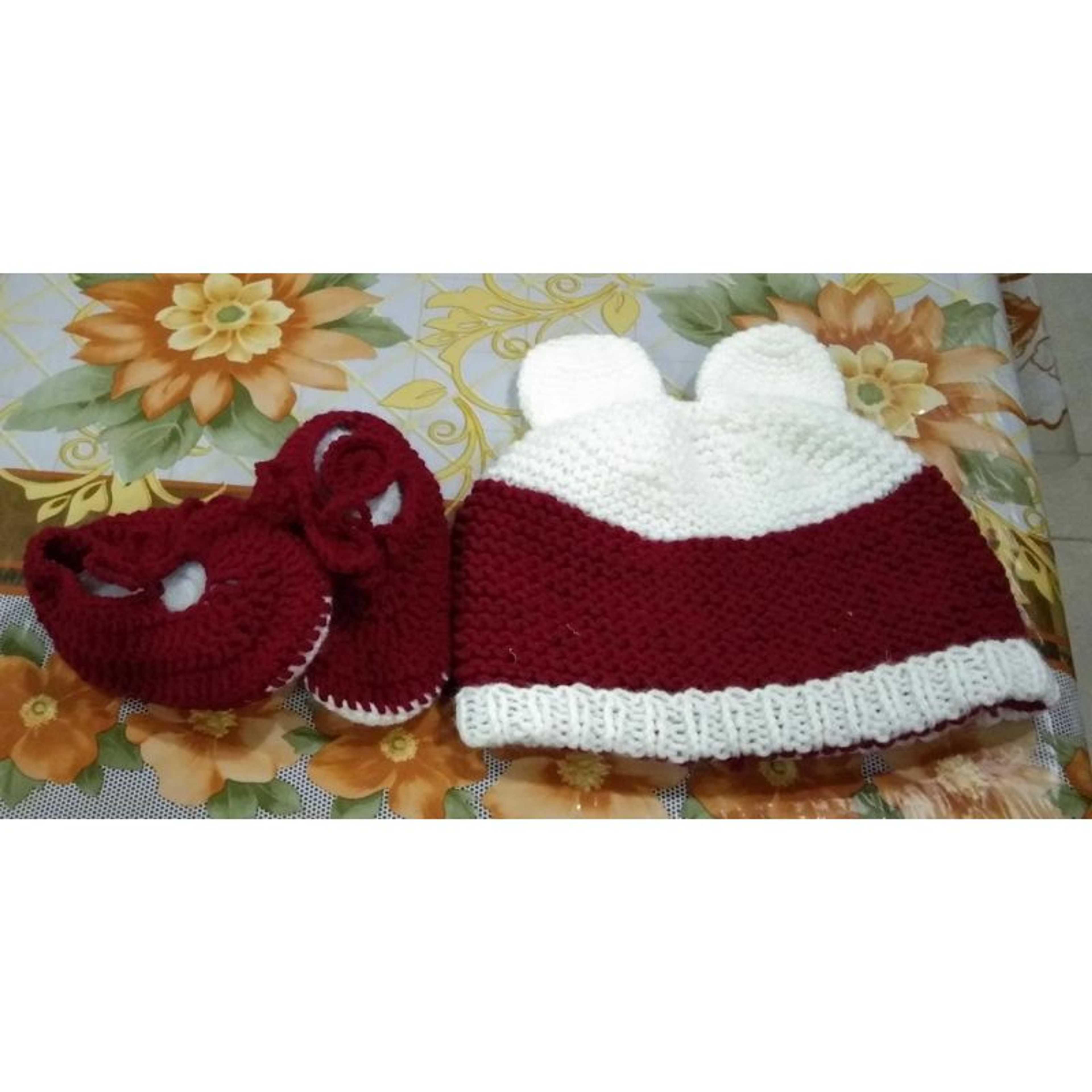 Knitted Cap and Shoes Set for Babies - White and Maroon Color