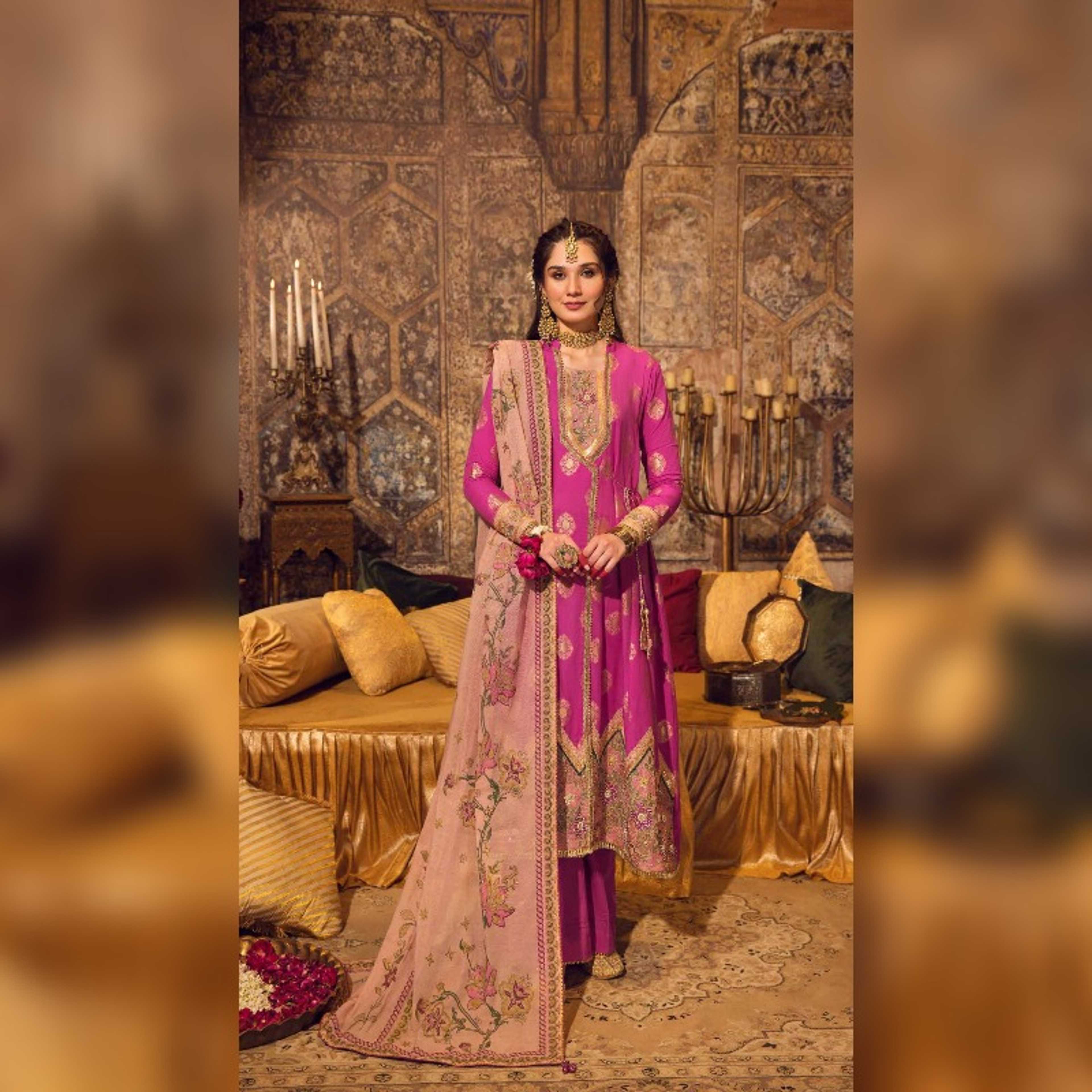 Gul Ahmed 3Pcs Gold & Lacquer Printed Cotton Net Dupatta Jacquard Shirt with Embroidered Neckline & Embroidered Handwork Borders on
Cotton Net for Front, Back & Sleeves Dyed Trouser (FE32001)