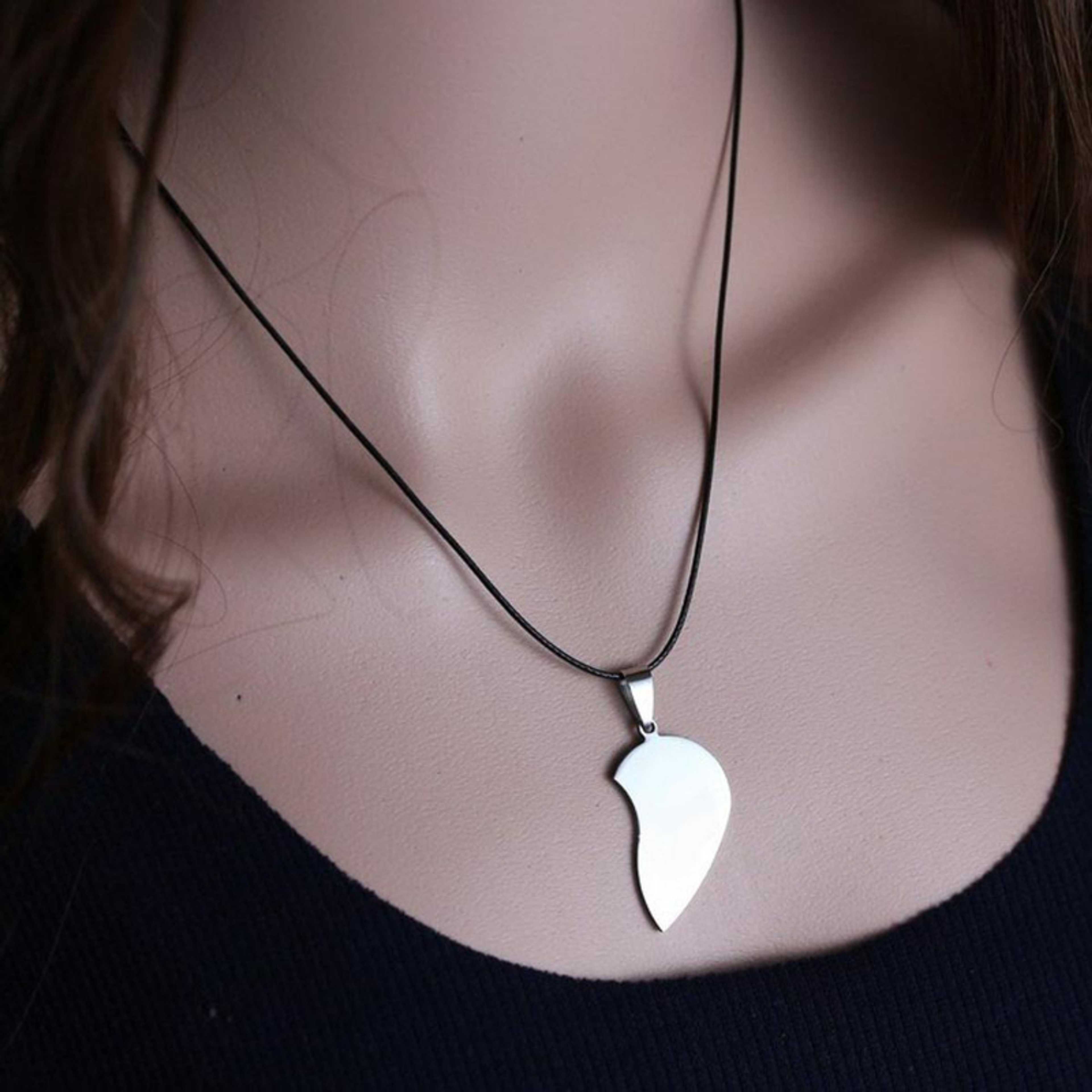 High Quality Silver Stainless Steel Broken Heart Locket/Necklace/pendent  for Girls/Women