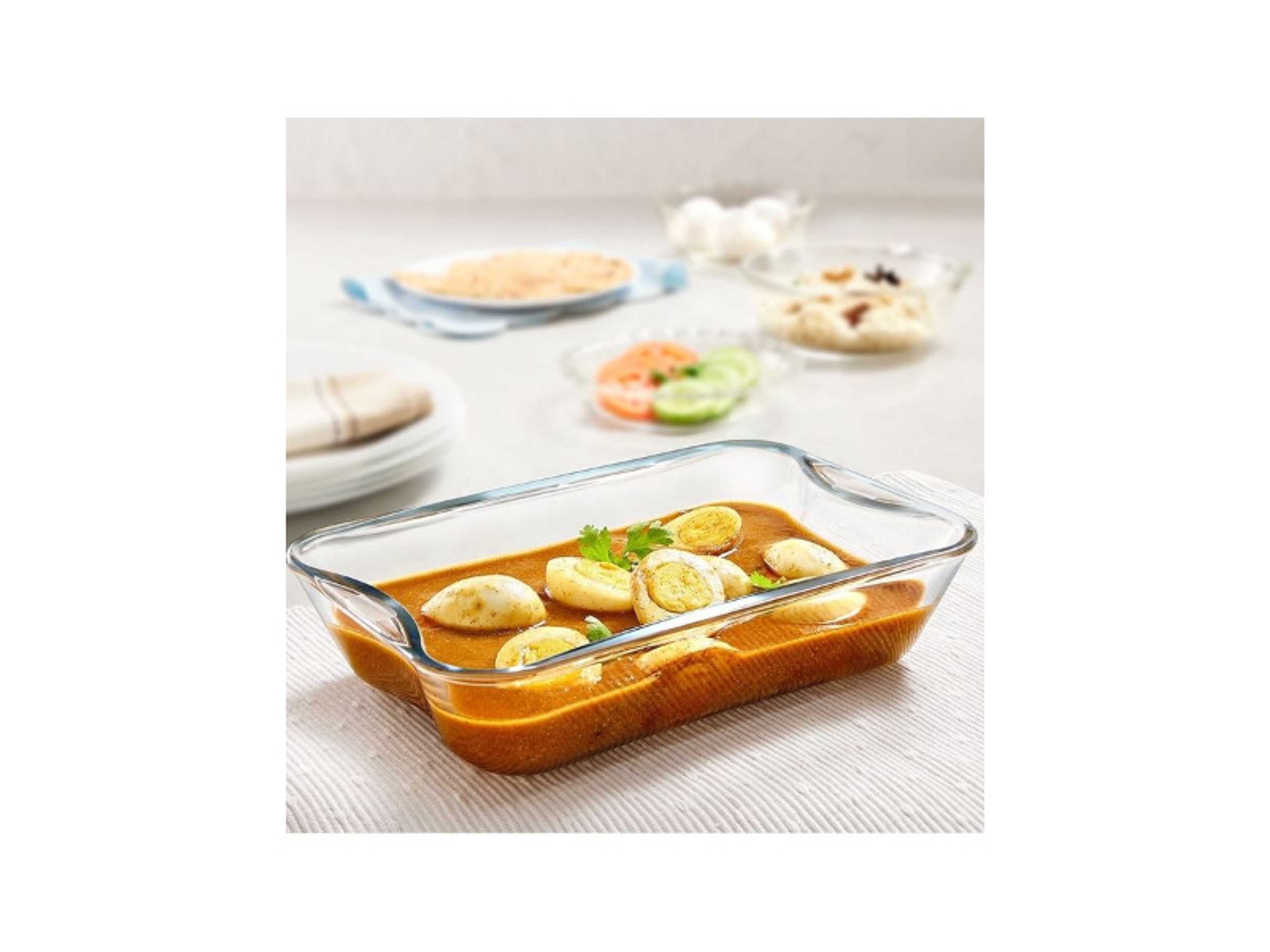 Easy Grip Rectangular Dish With Handle, Microwave, Oven And Dishwasher Proof White 1.5Liters - Product Main Image
