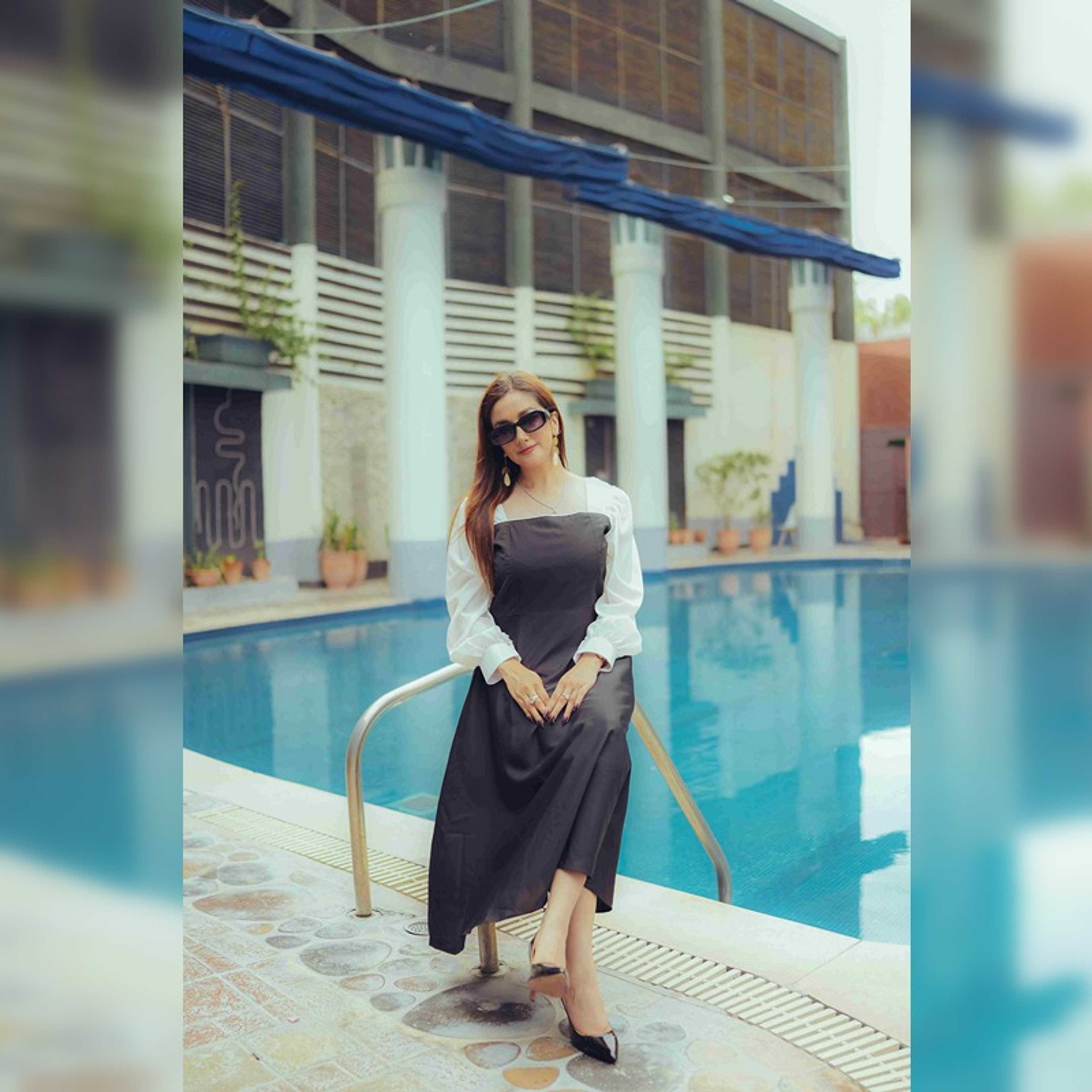 Victoria Frock Maxi - Black - Product Main Image