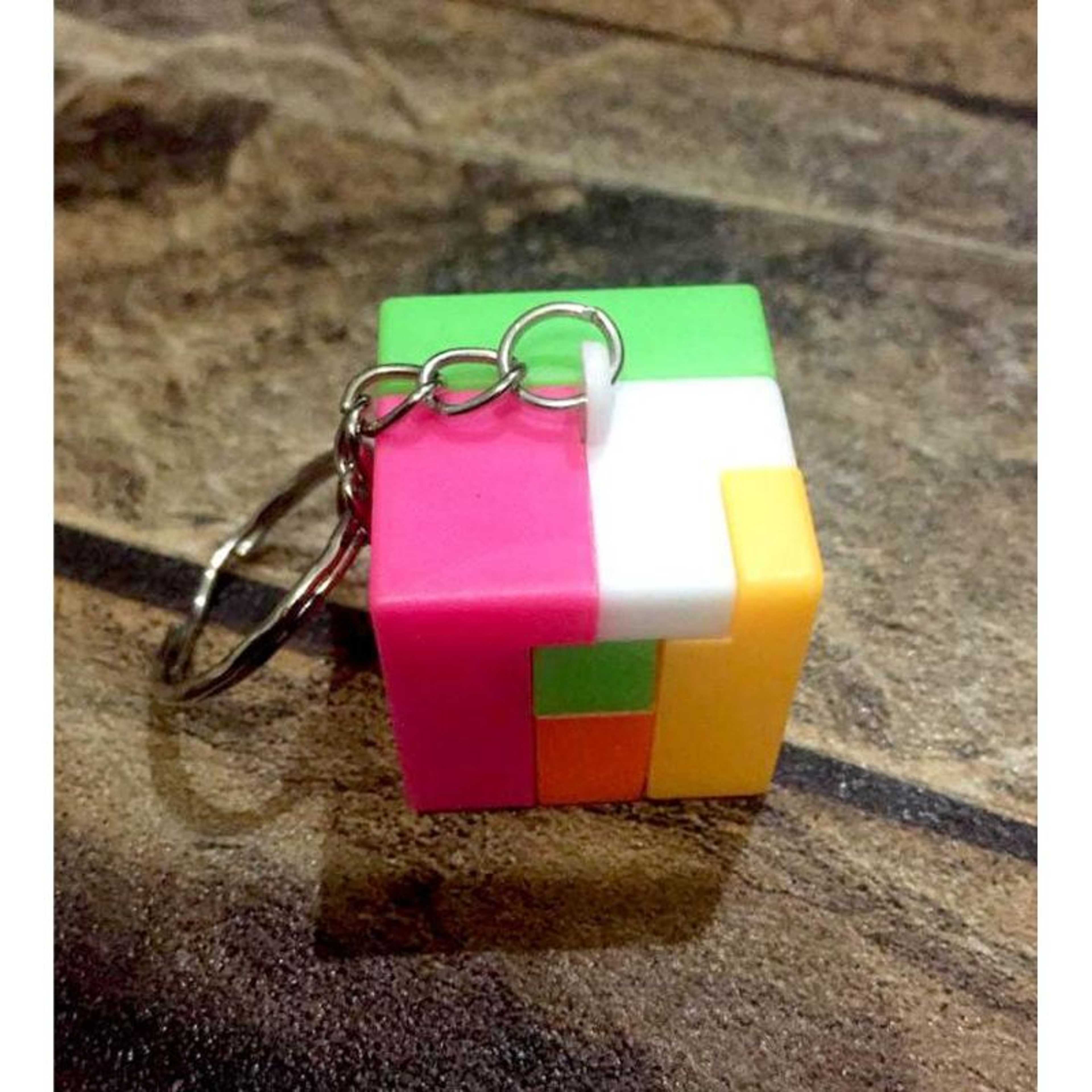 Intelligence Rubiks Cube Puzzle Educational Lock Toy Keychain Keyring Holder