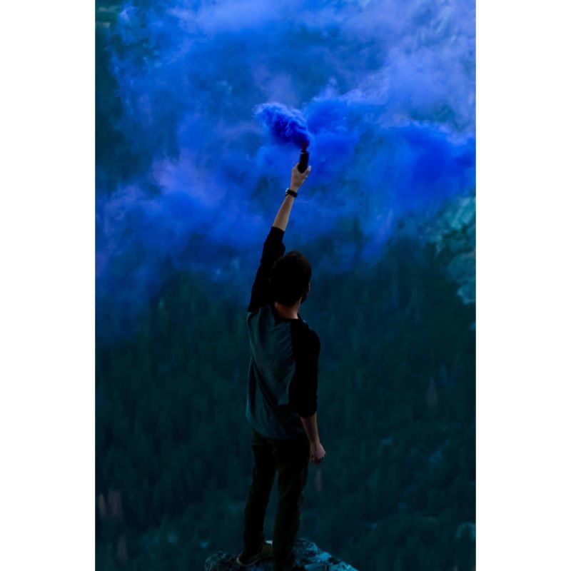 Artificial Color Smoke Bommb For Photography Effect, Parties, Wedding -- 60 Seconds Timing