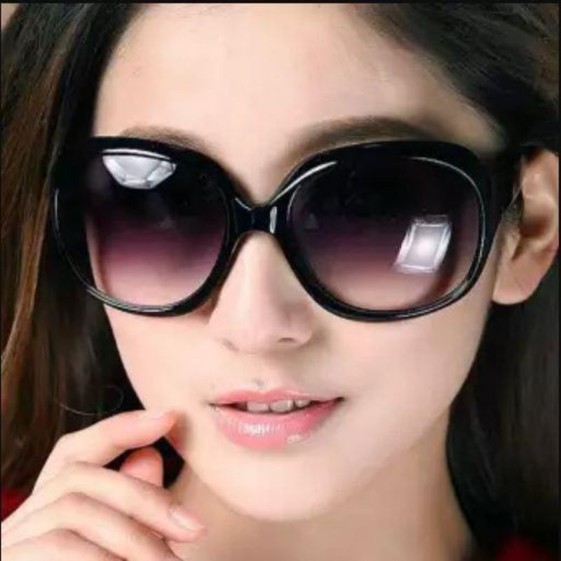 Stylish Fashionable Sunglasses For women/Girls/ladies - 1piece