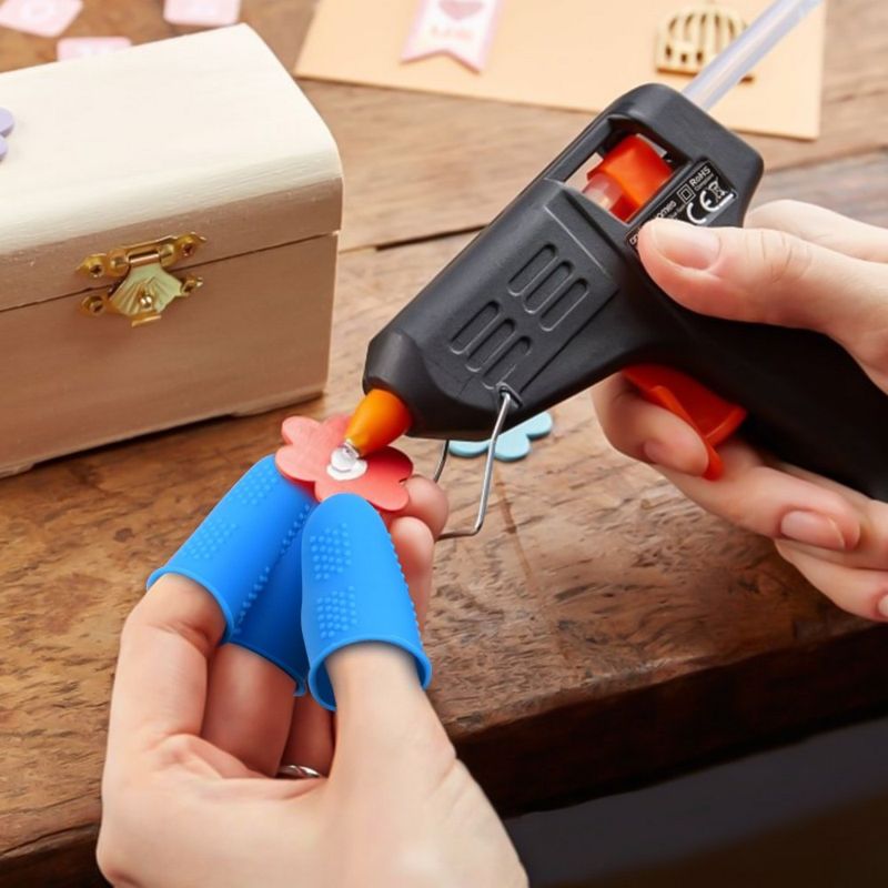 Set of 3 - Random Color Reusable Silicone Finger Cots, Finger Protectors Covers, Hot Glue Gun Finger Cap, Finger Sleeves Support Non-Stick Cover for Trigger Finger, Silicone Finger Pad Grip