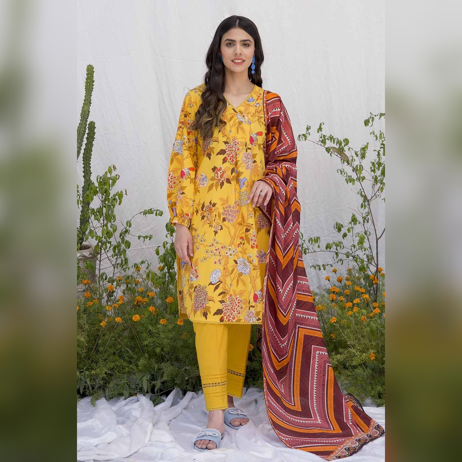 Gul Ahmed 3PC Printed Lawn Unstitched Suit CL-32544